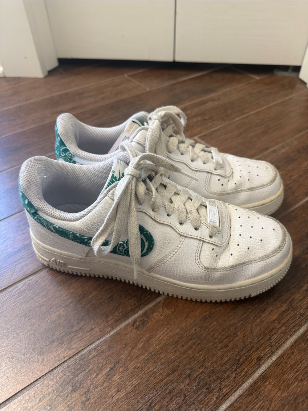 Womens White Sneakers with Green Accent - Classic Lace-Up